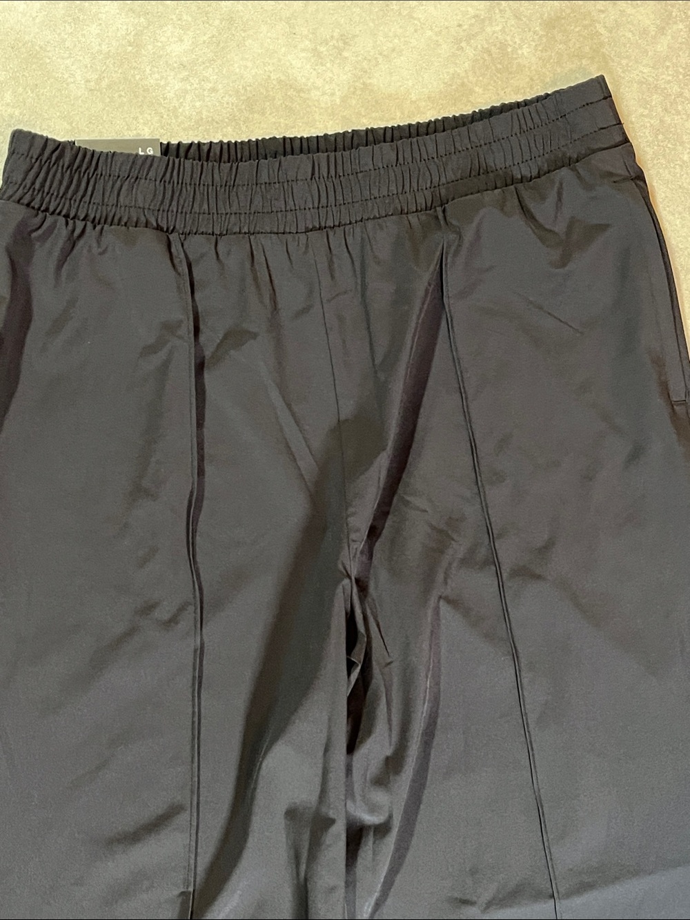 NEW GAP Black Athletic Pants
Large long
Lightweight stretch
$89.95 retail - Picture 4 of 11